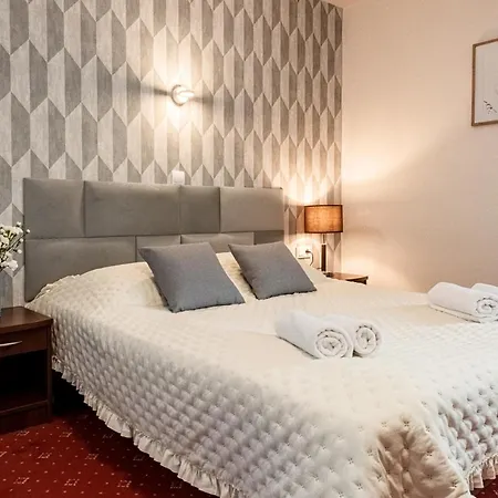 Na Uboczu Hotel Warschau